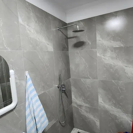 Dajti Mountain View Apartmán *